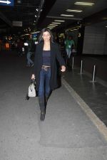 Sushmita Sen snapped at international airport in Mumbai on 11th Dec 2012 (11).JPG